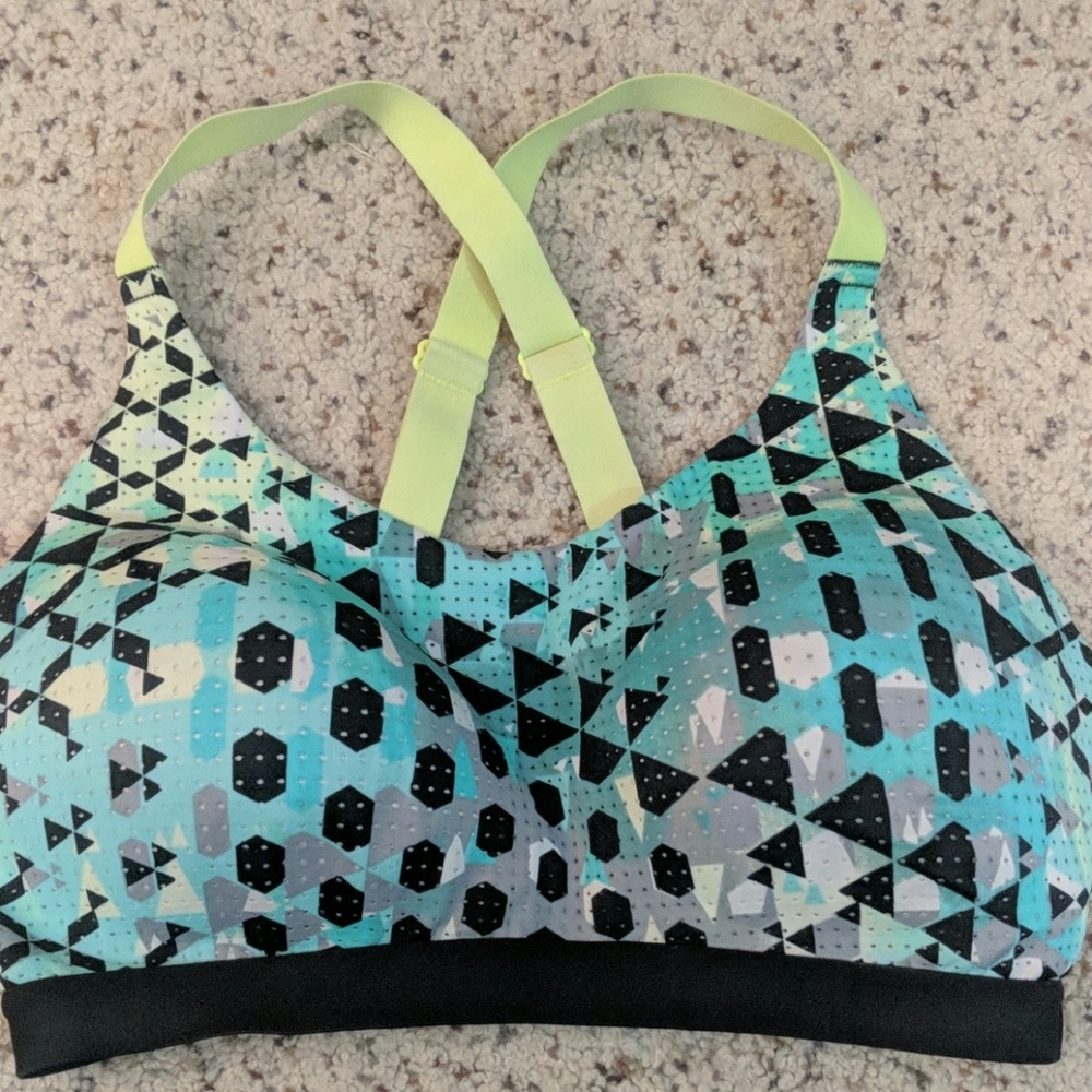 Victoria Sport 34 DD bra